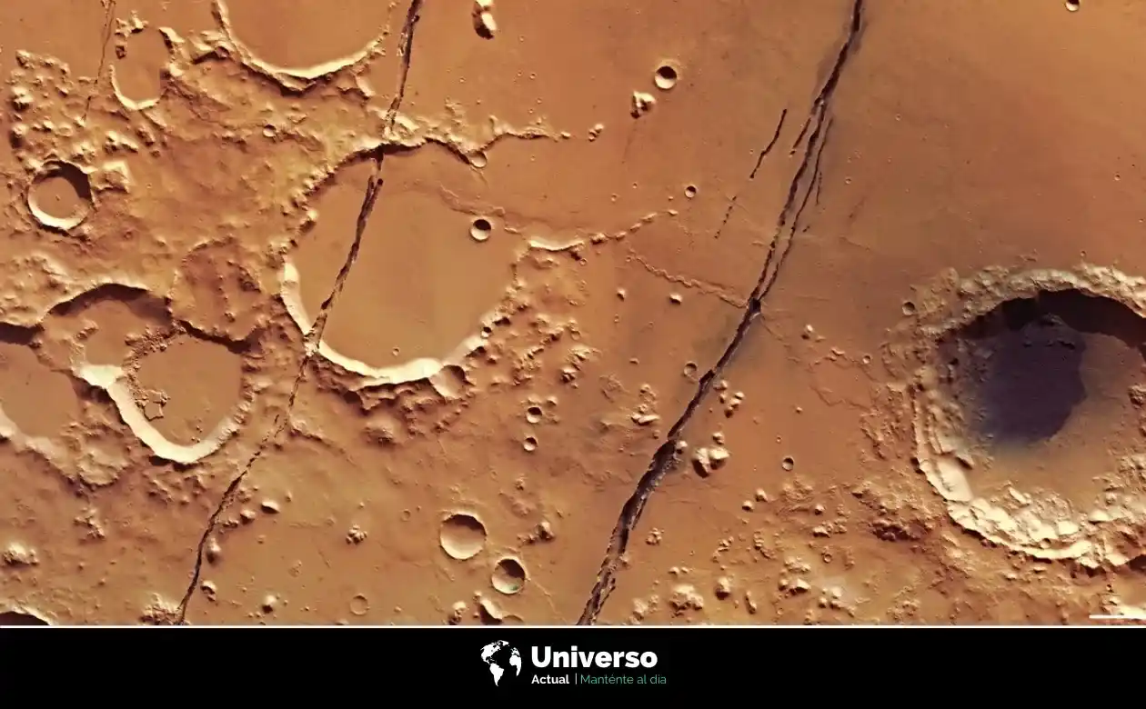 Fracturas profundas atraviesan la superficie Marte