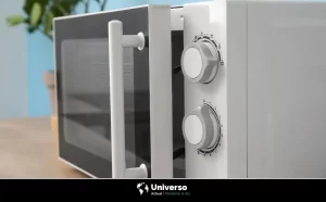 ¿Se puede tomar el agua calentada en microondas?