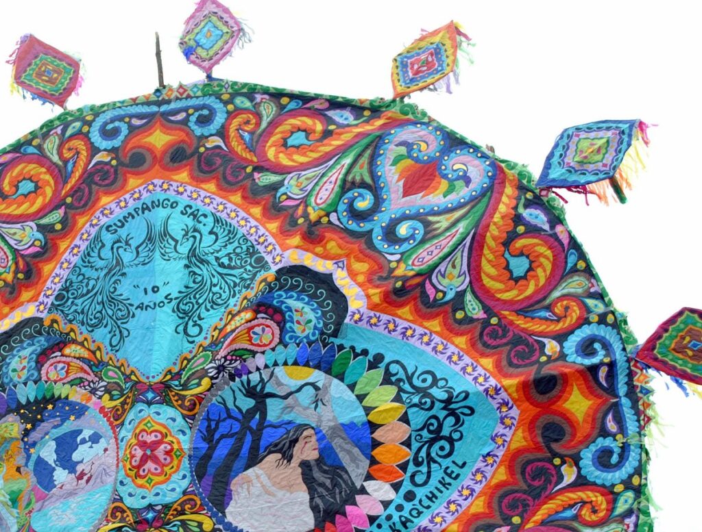Barrilete gigante de colores en Sumpango, Guatemala