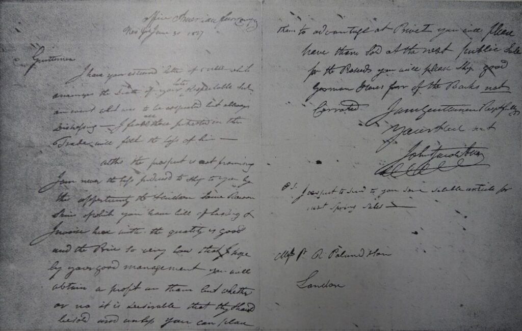 Documento antiguo escrito a mano con tinta sobre papel envejecido